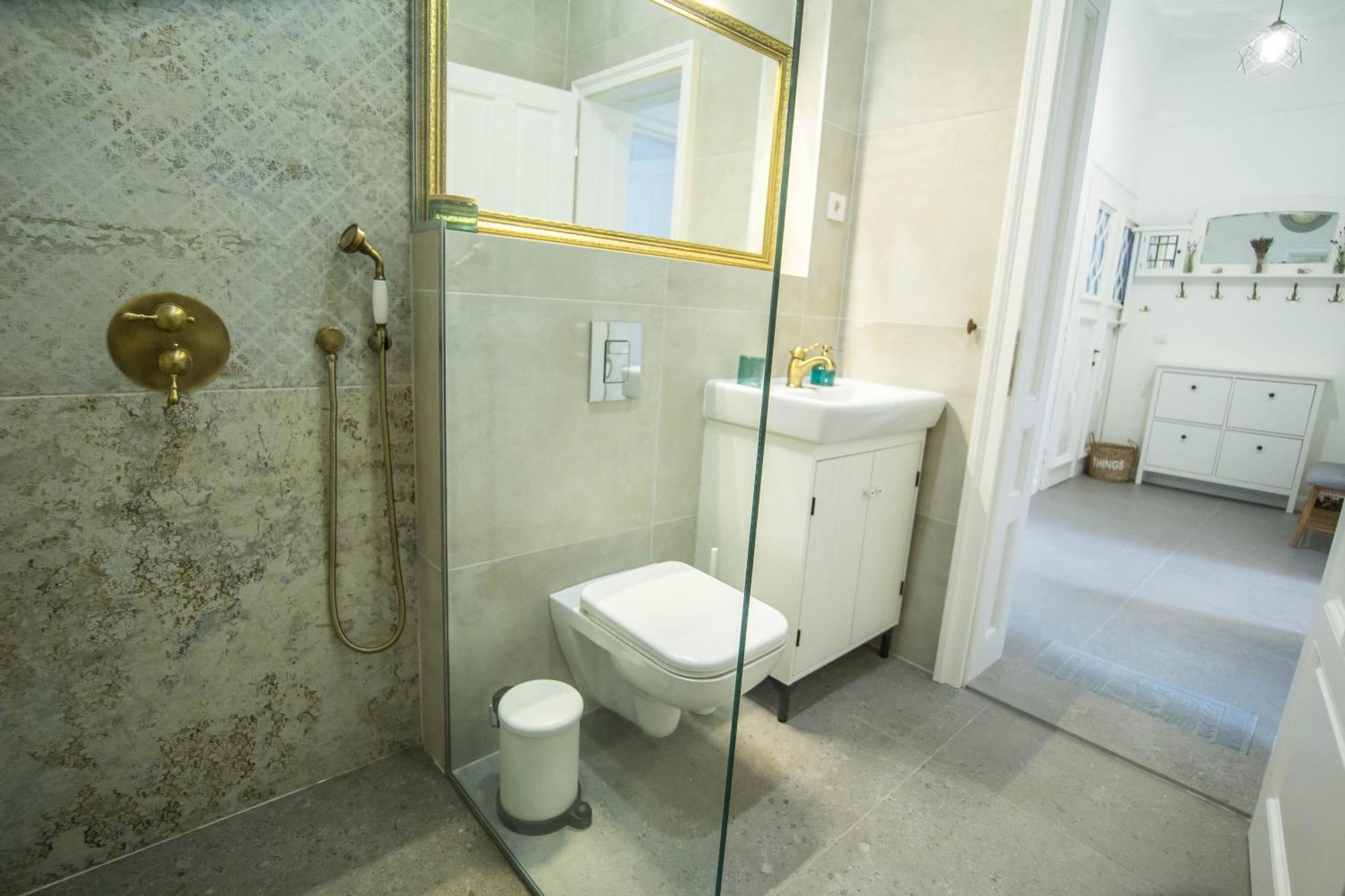 Lion'S Bridge Boutique 2Bdrm Apt, Top Center Gem โซเฟีย ภายนอก รูปภาพ